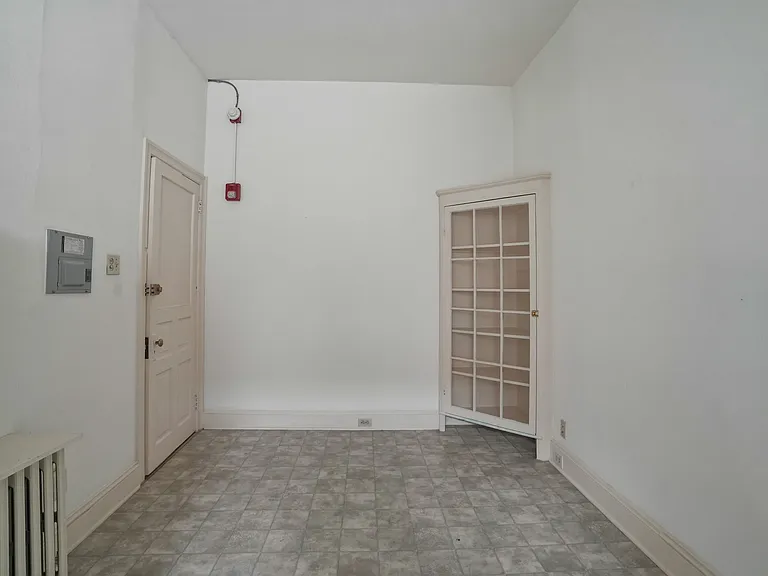 2441 Brown St #2F — Photo 7