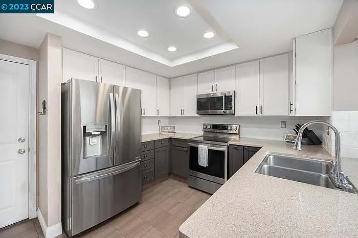 305 Lake Ct #1 — Photo 7