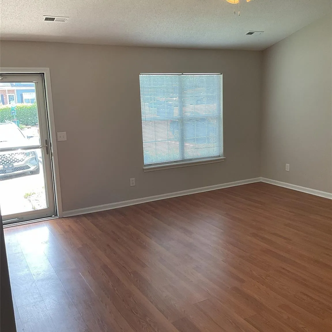 2 bed, 2.0 bath, 1092 sqft, $1,695 — Photo 3