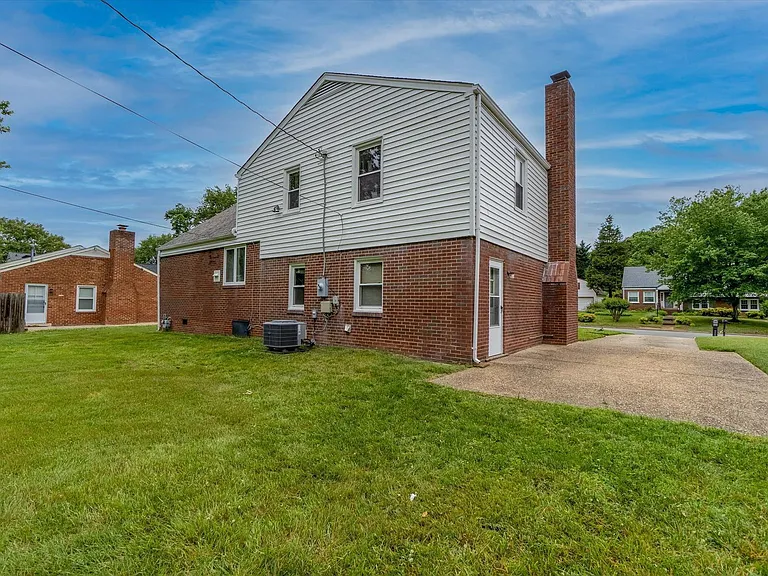 8407 Pamela Dr — Photo 26