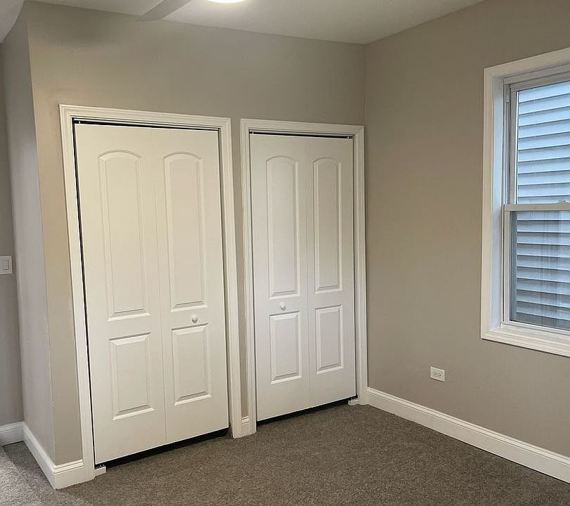 2nd image of 539 W 45th Pl #1