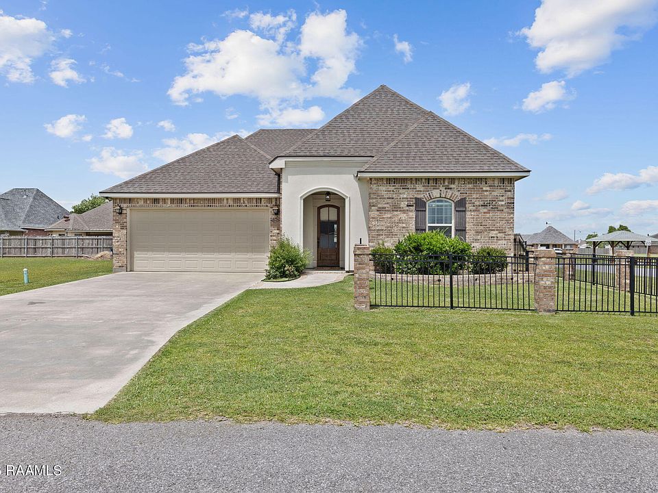 1st image of 227 Tall Oaks Ln