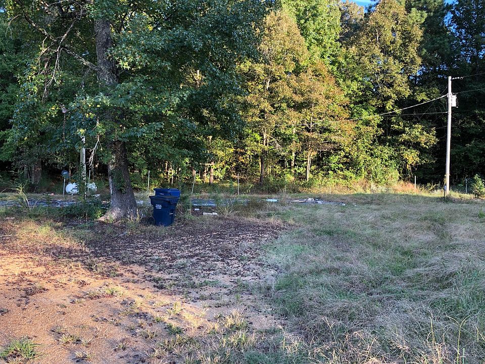 2nd image of 445 Shady Grove Rd