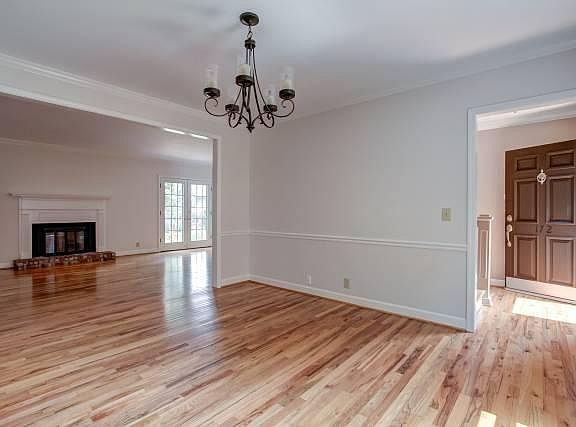 5th image of 172 Riverwood Dr
