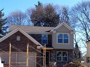 577 Sunset View Dr, Akron, OH 44320