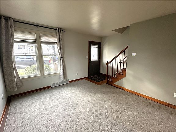 4th image of 112 1/2 S 6th St