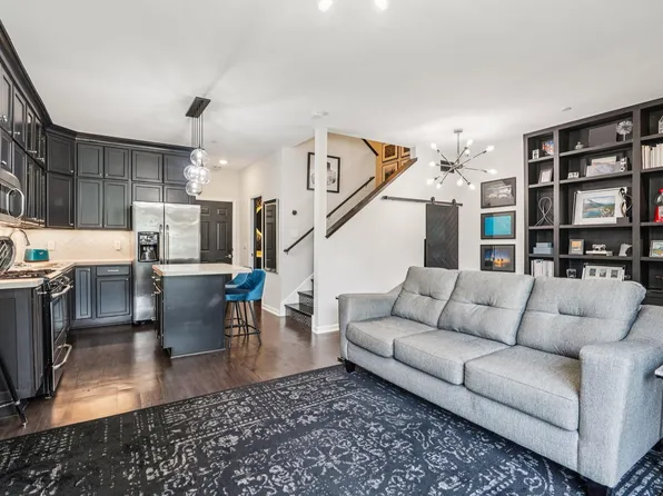 1006 Van White Memorial Blvd, Minneapolis, MN 55411