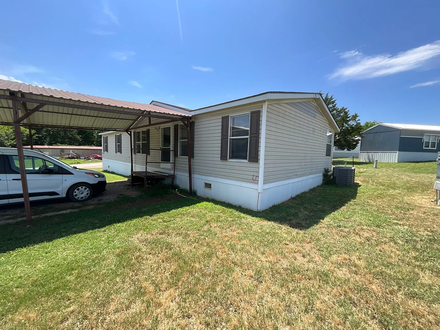 3 bed, 1250 sqft, $1,250 — Photo 1