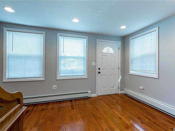 4th image of 14210 Foch Blvd