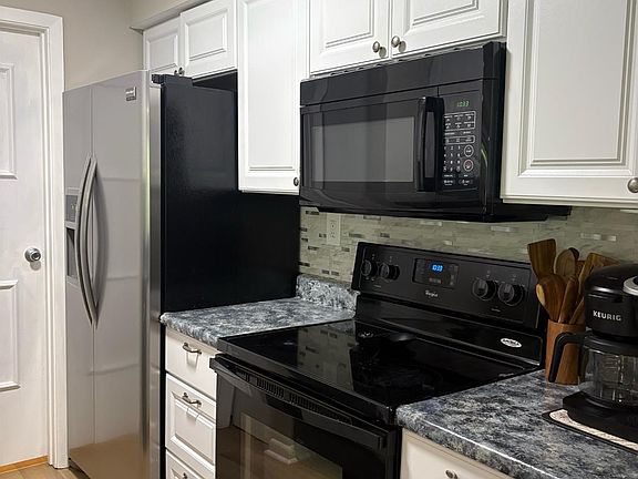 3rd image of 9319 Winton Rd APT 2