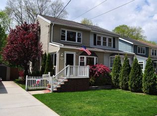 4208 247th St, Little Neck, NY 11363
