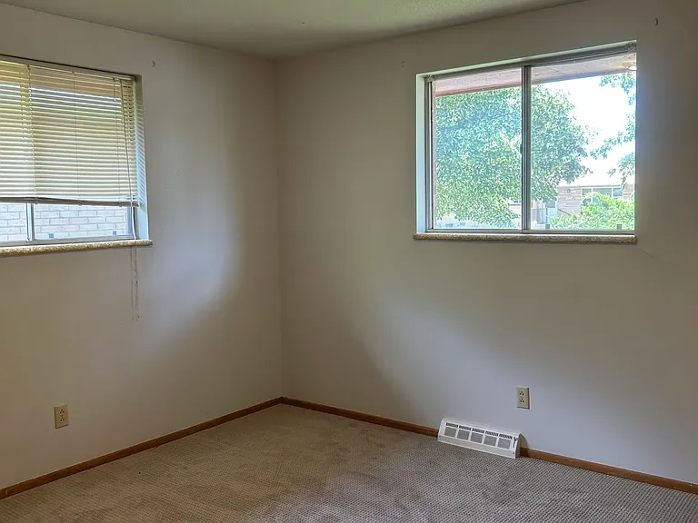 2nd bedroom - new carpet and paint