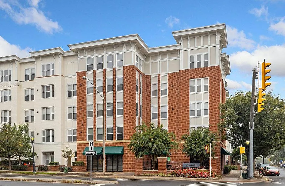 2655 Prosperity Ave #230