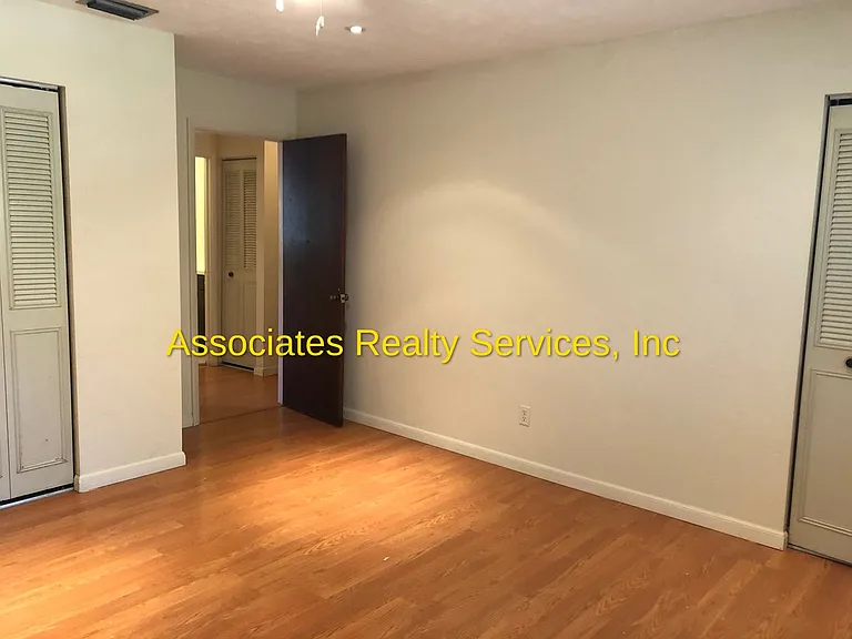 3625 SW 30th Ter — Photo 8