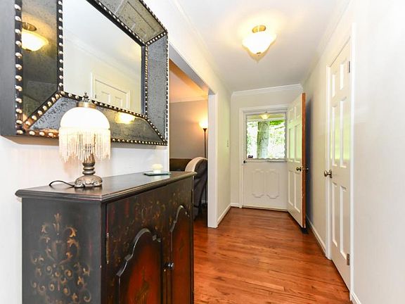 5th image of 4801 Sweetbriar Rd