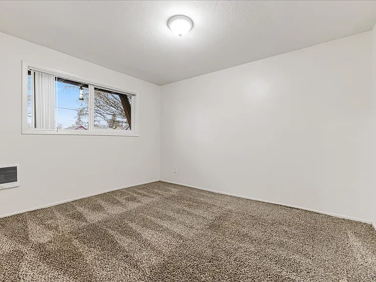 Bayberry Apartments — Photo 17