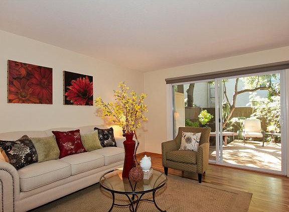 3rd image of 321 Poe St