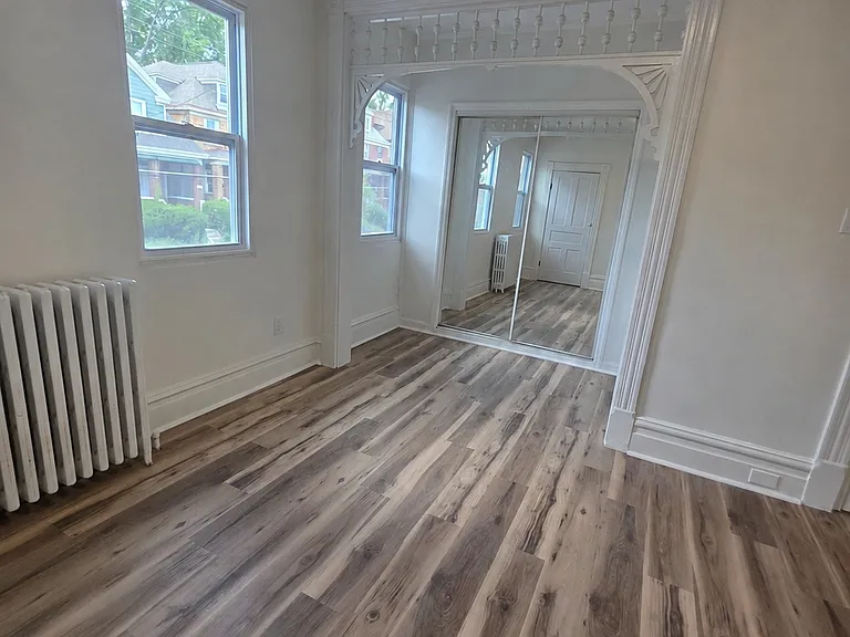 155 Ormsby Ave — Photo 10