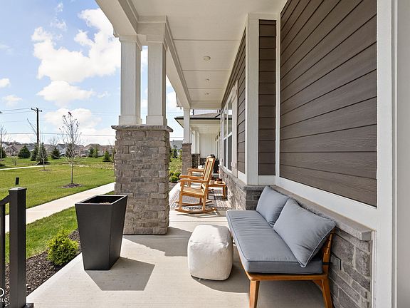 4th image of 1230 Amberley Way