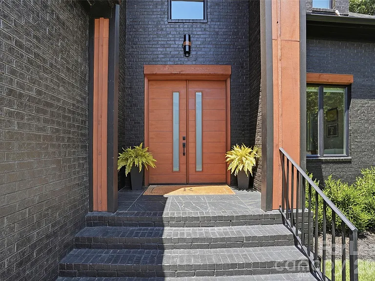 5408 Carmel Rd — Photo 2