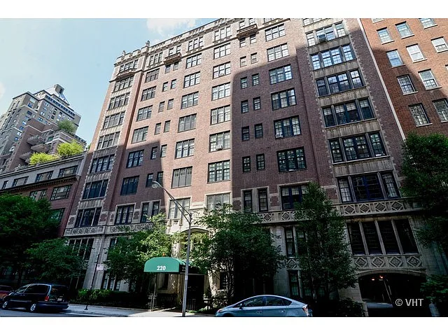 220 E Walton Pl #6E photo 1