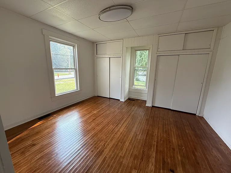 304 E Main St — Photo 13