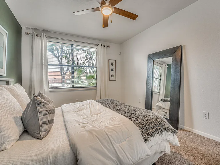Vue Live Oak — Photo 9