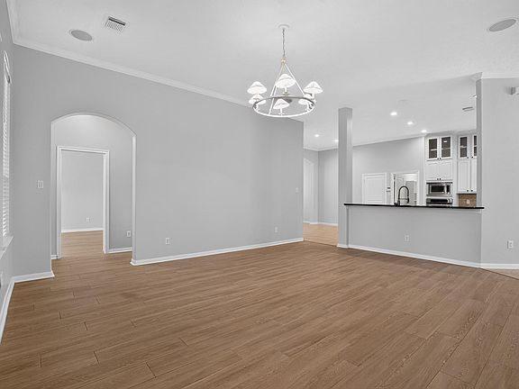 5th image of 62 S Bardsbrook Cir
