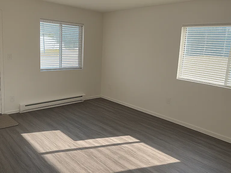 330 Cedar St — Photo 2