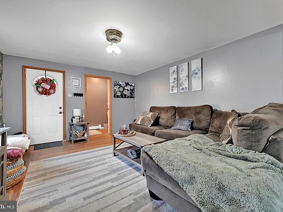 4th image of 332 N Nice St