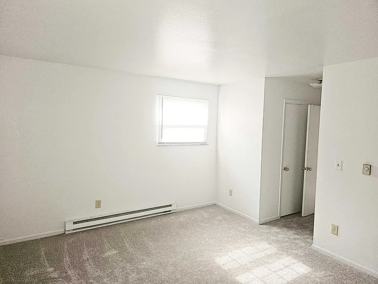 Highview Apartments — Photo 11