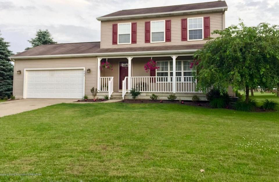 1st image of 923 Deerwood Ln