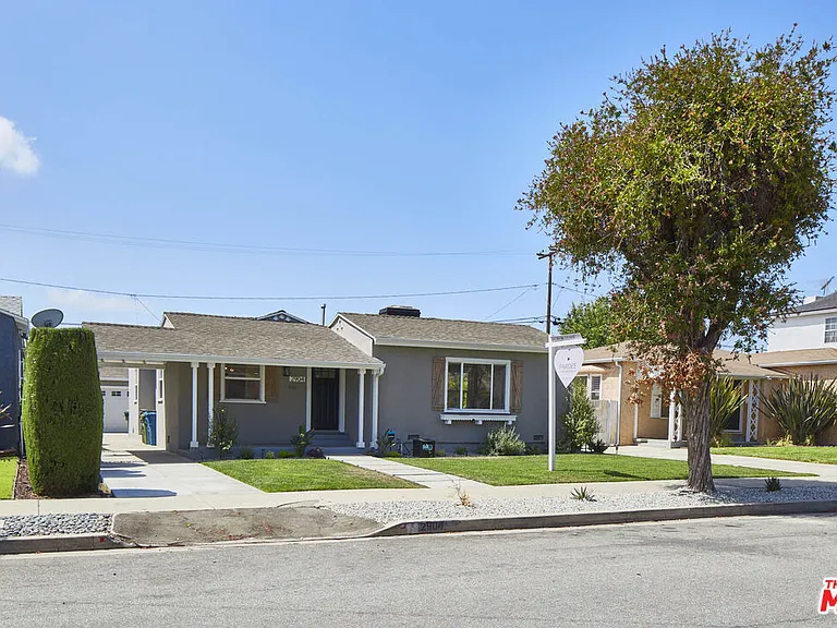2904 W 81st St — Photo 5