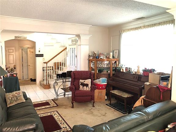 5th image of 133 Hearthwood Dr