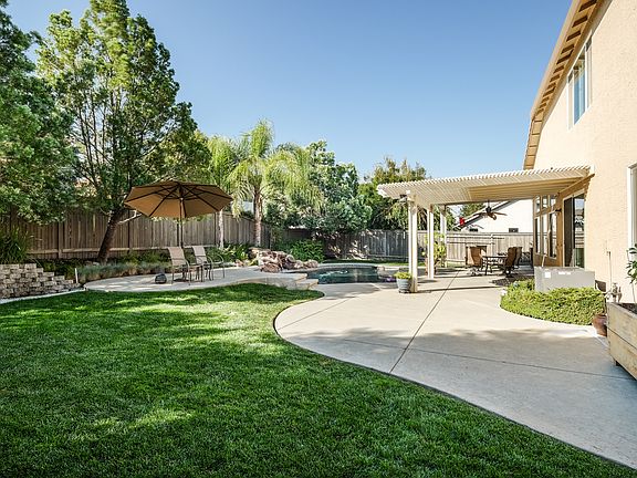 3rd image of 6549 Alder Park Cir