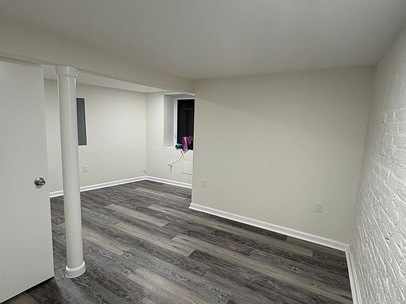 5th image of 40 Todd Pl NE APT B