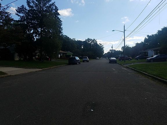 5th image of 1715 Central Blvd