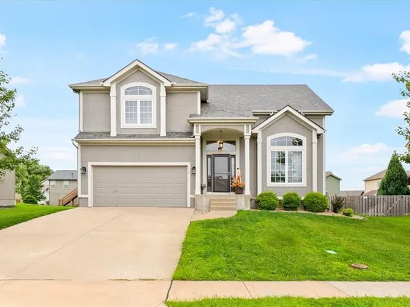 126 N Pecan St, Gardner, KS 66030