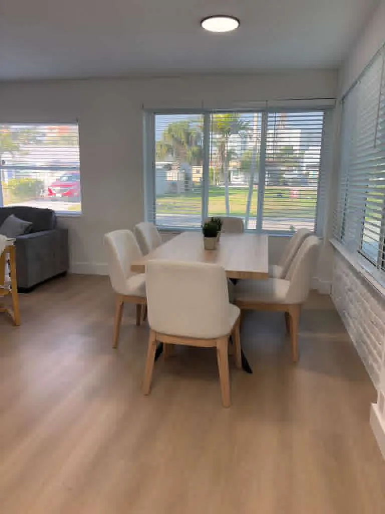 2 bed, 875 sqft, $2,600 — Photo 4
