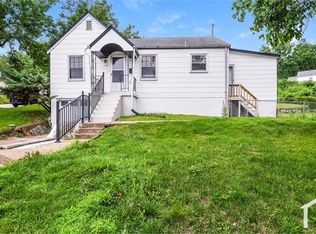 7150 Manette Dr, Saint Louis, MO 63136