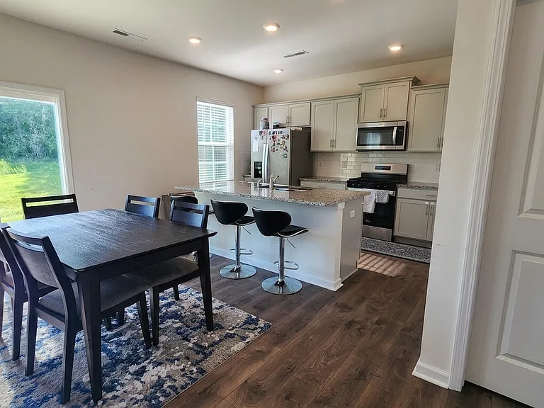 7451 Buckpasser Dr — Photo 6