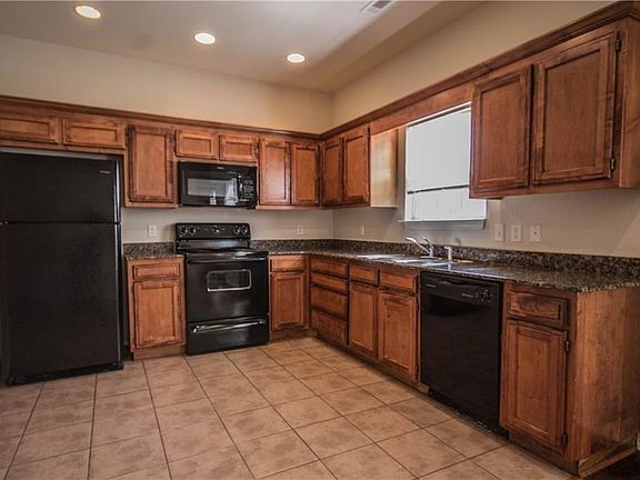 2nd image of 3207 SW Amberwood Ave