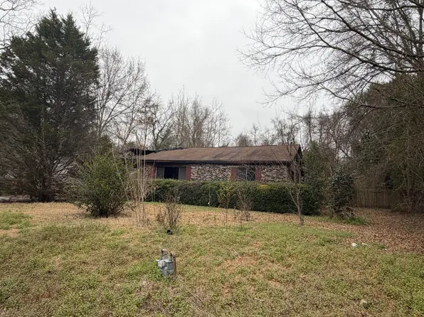 804 Barkley Rd, Hattiesburg, MS 39401