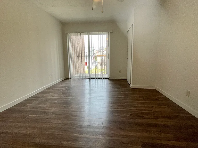 227 E 15th Ave #2B — Photo 5