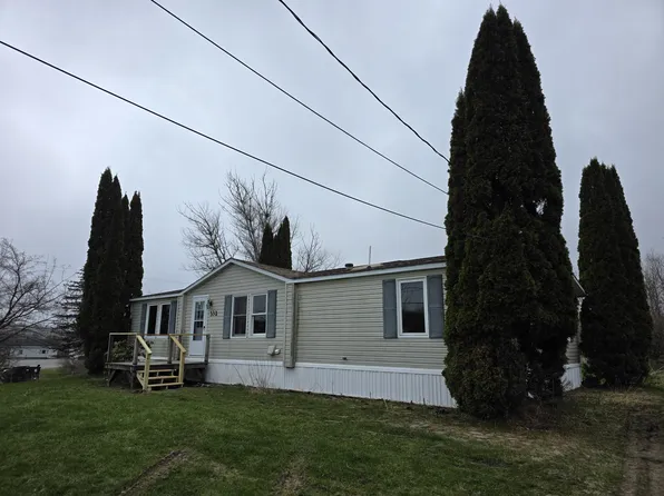 332 Pleasant St, Rockland, ME 04841