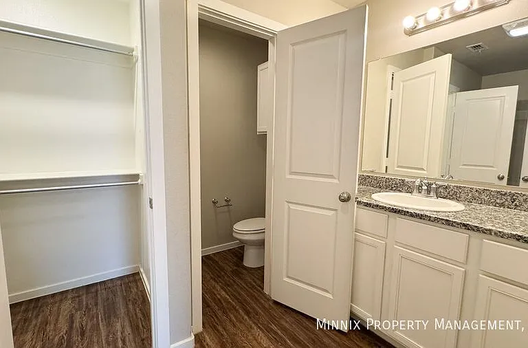 2101 N Jayton Ave #A — Photo 11