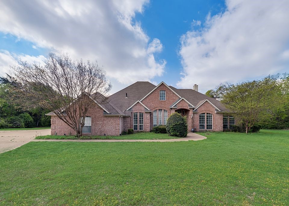 1st image of 102 Dobbs Rd