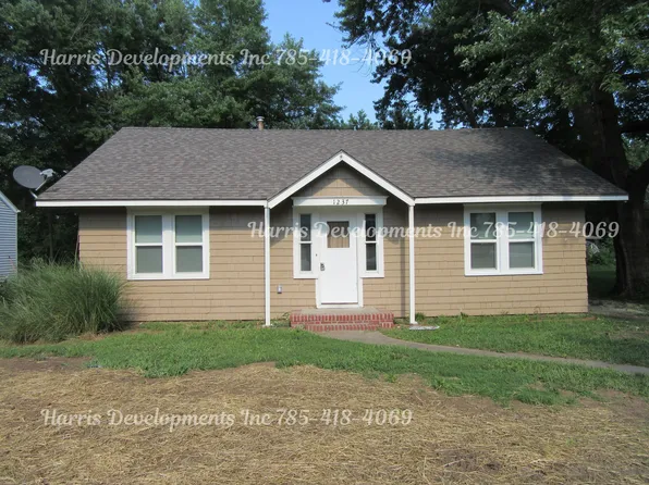 1237 S Cedar St, Ottawa, KS 66067