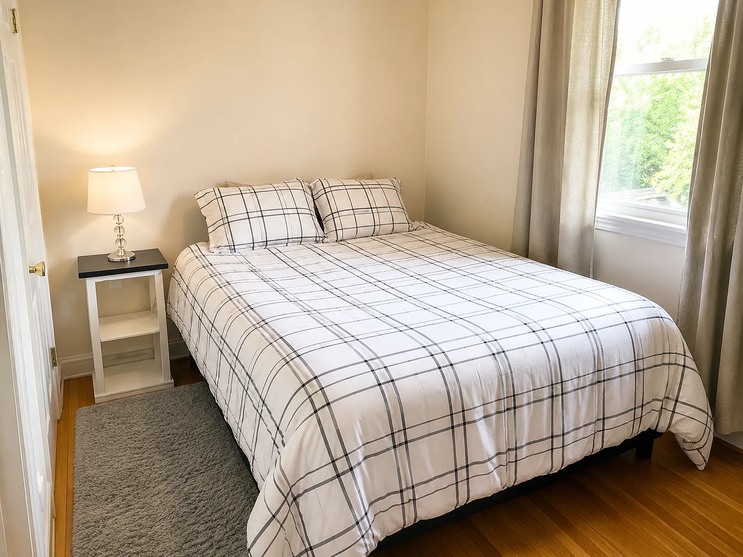 1 bed, 1100 sqft, $1,350 — Photo 2