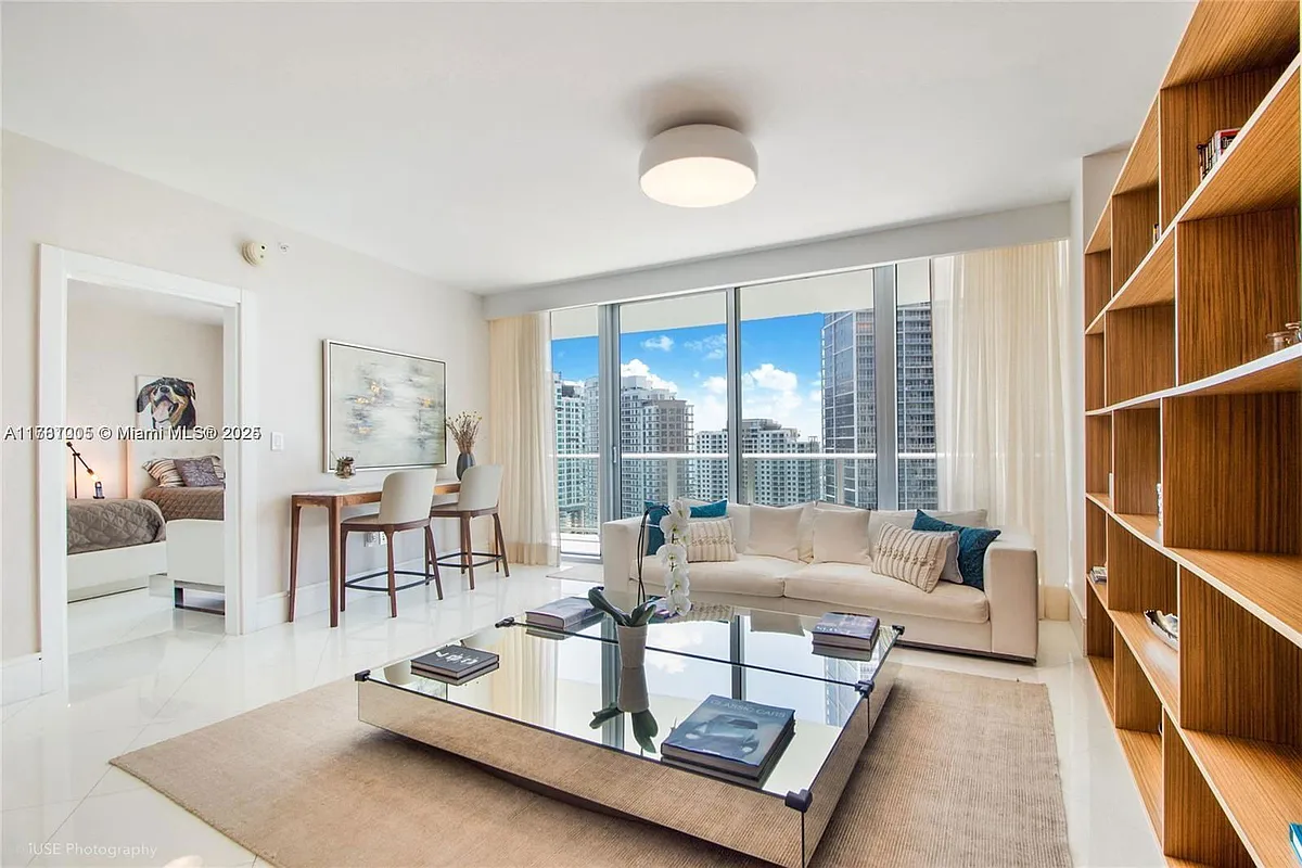 Building Photo - 200 Biscayne Boulevard Way #3108